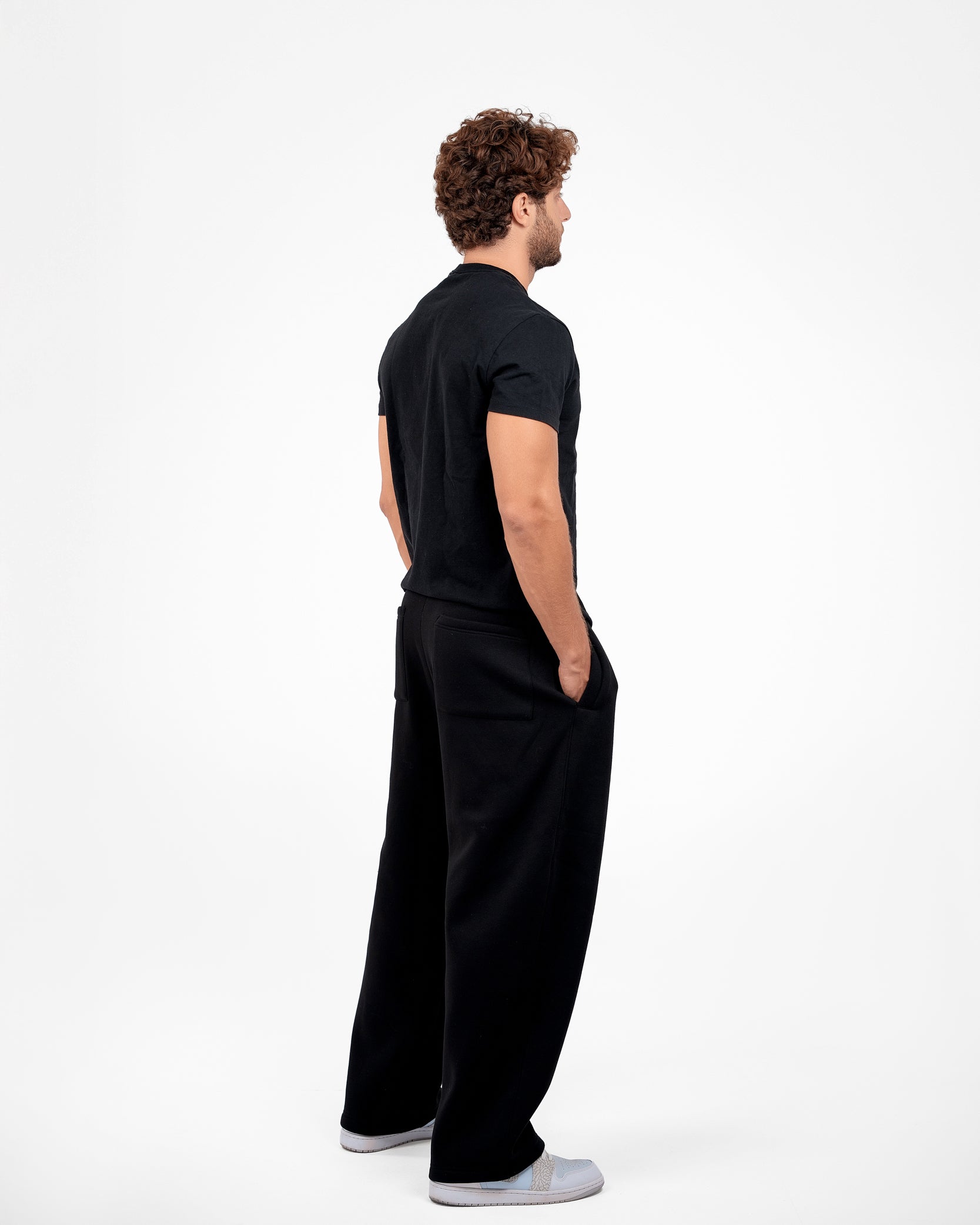 Essential Sweatpants (BLACK)